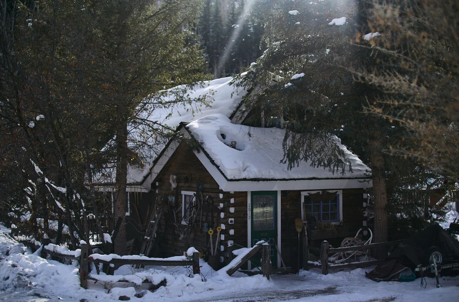 How To Prepare For Roofing Issues In Cold Weather