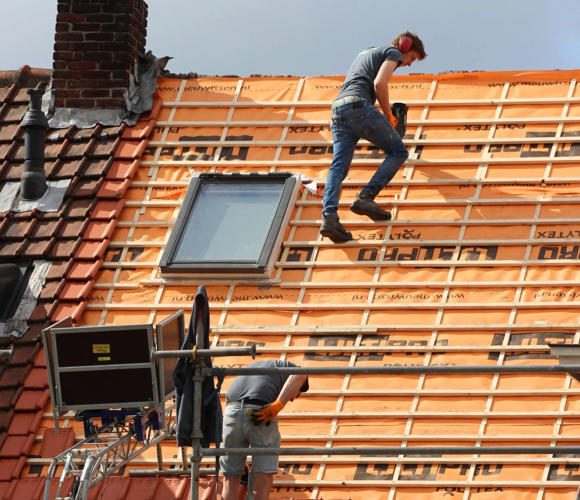 Dark Roof vs. Light Roof: Which Is Better For You?